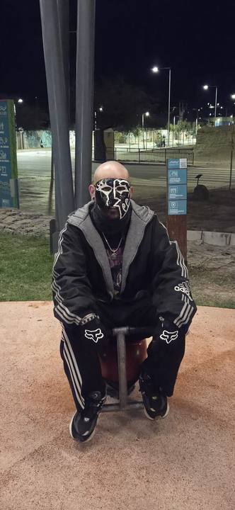 Y un dia se puso la mascara.